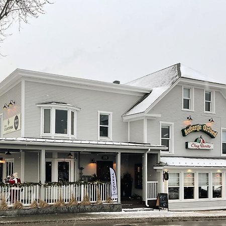Auberge Des Cantons Magog Bagian luar foto