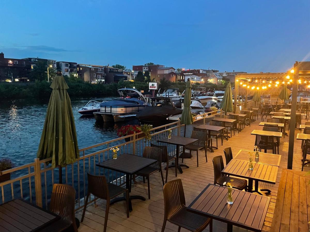 Auberge Des Cantons Magog Bagian luar foto