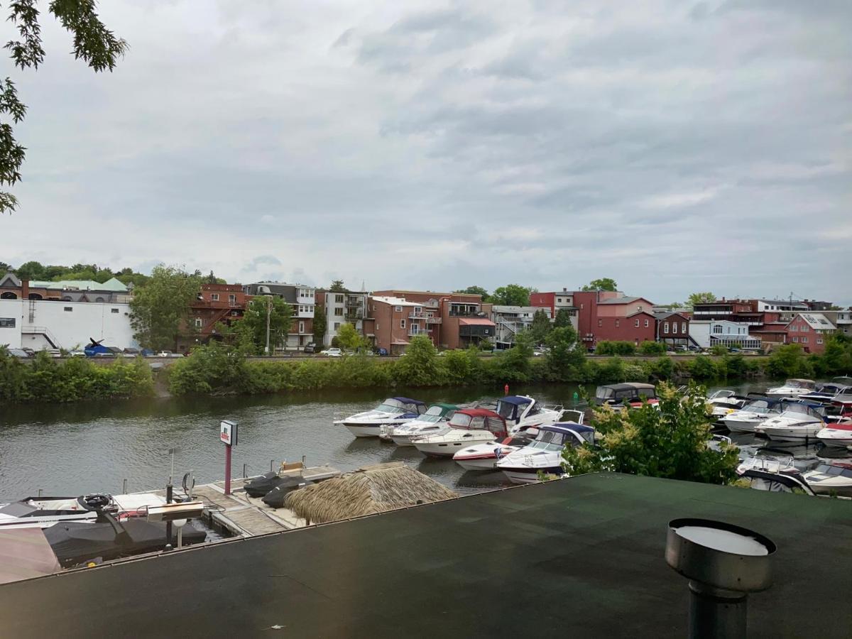 Auberge Des Cantons Magog Bagian luar foto
