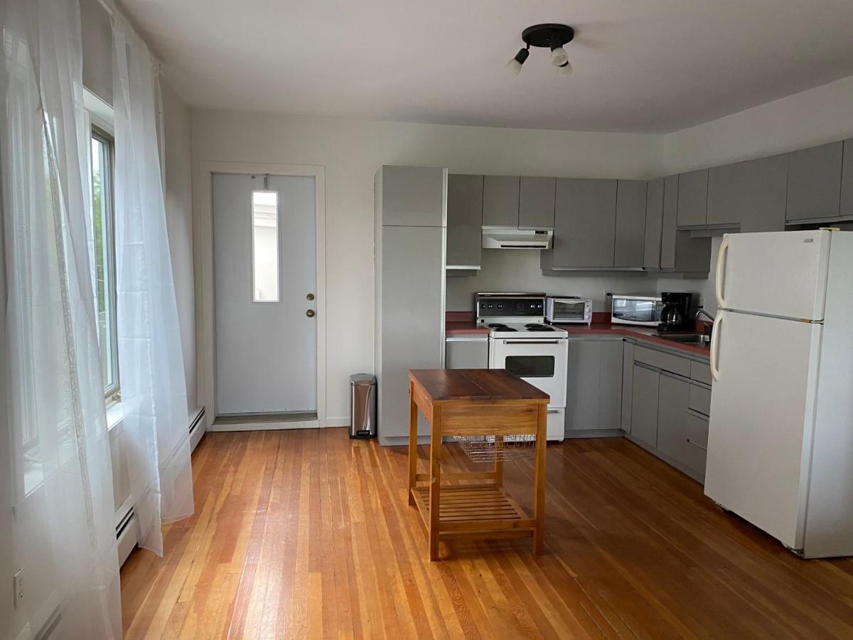 Auberge Des Cantons Magog Bagian luar foto