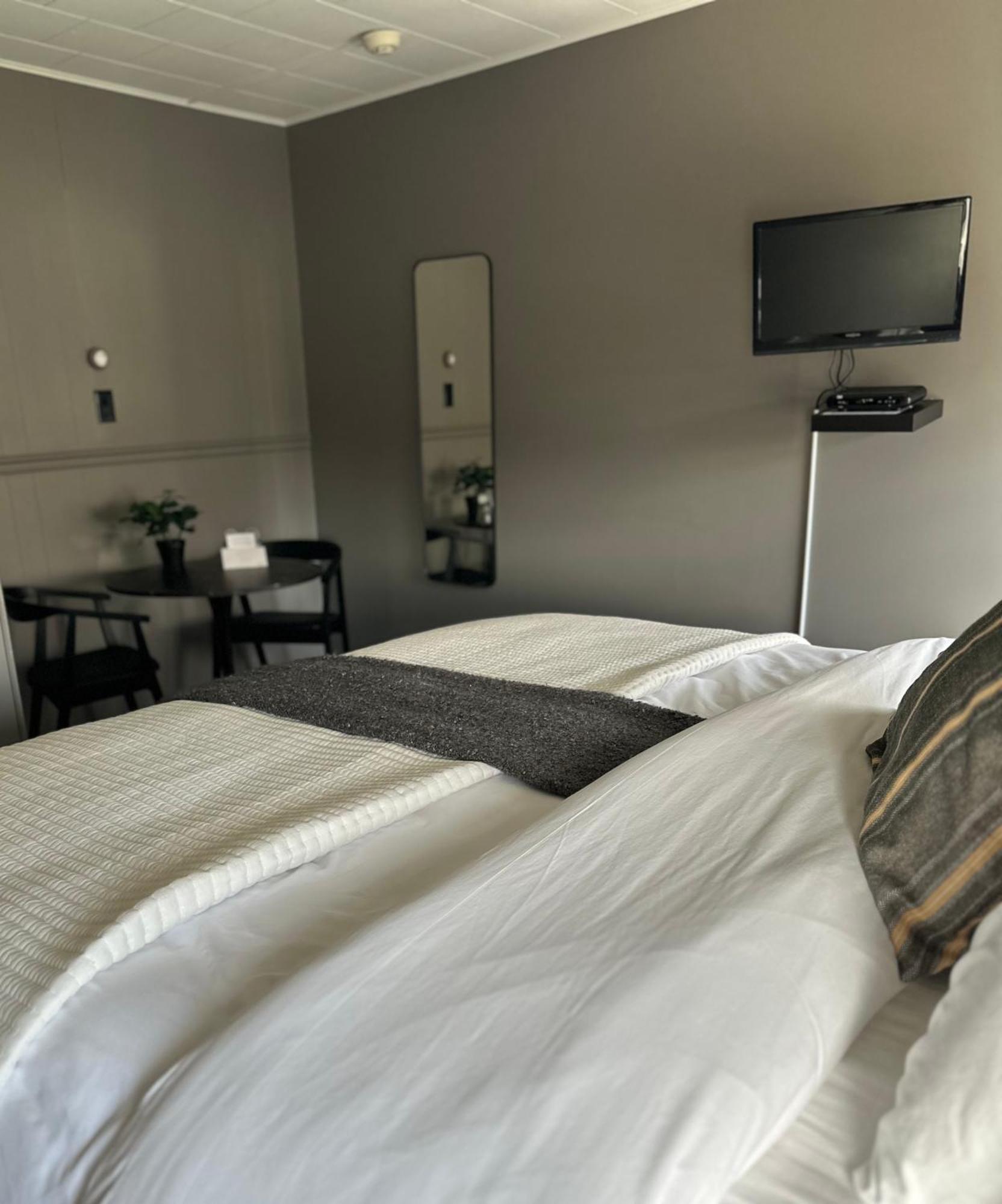 Auberge Des Cantons Magog Bagian luar foto