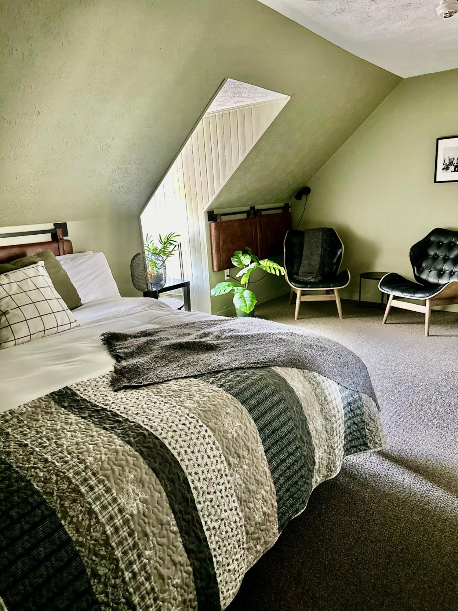 Auberge Des Cantons Magog Bagian luar foto