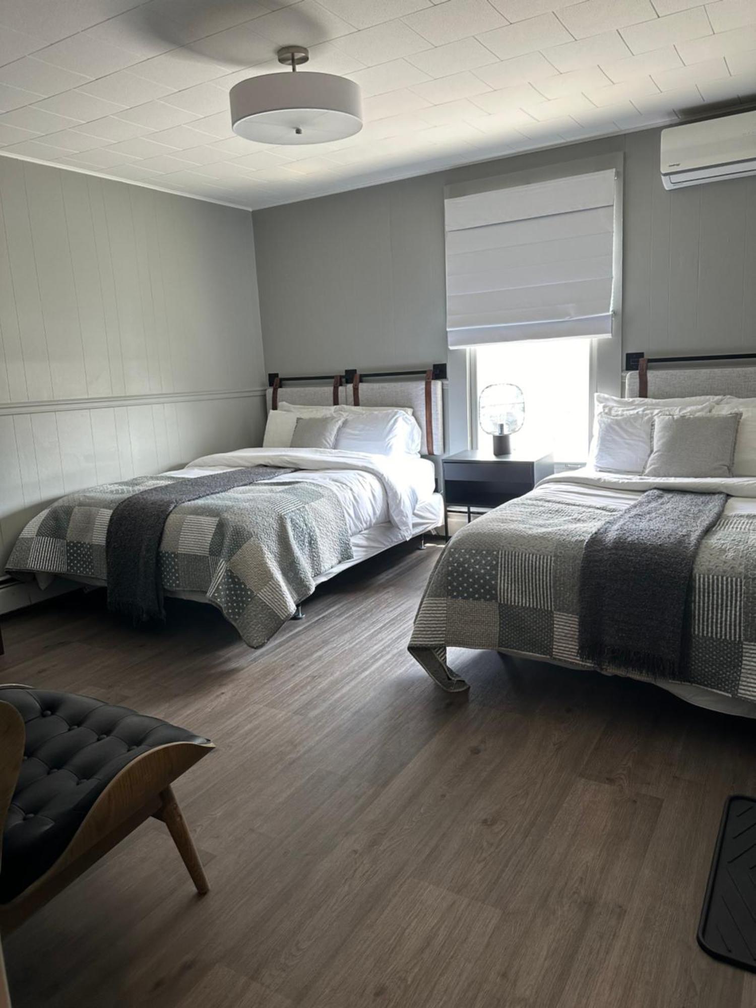 Auberge Des Cantons Magog Bagian luar foto